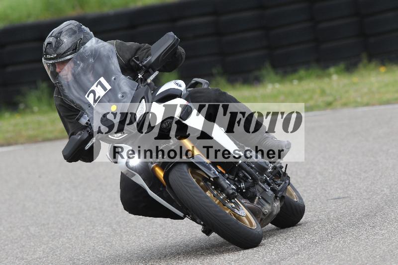 /Archiv-2025/10 23.04.2025 Cornu Master School ADR/rot-rouge/21